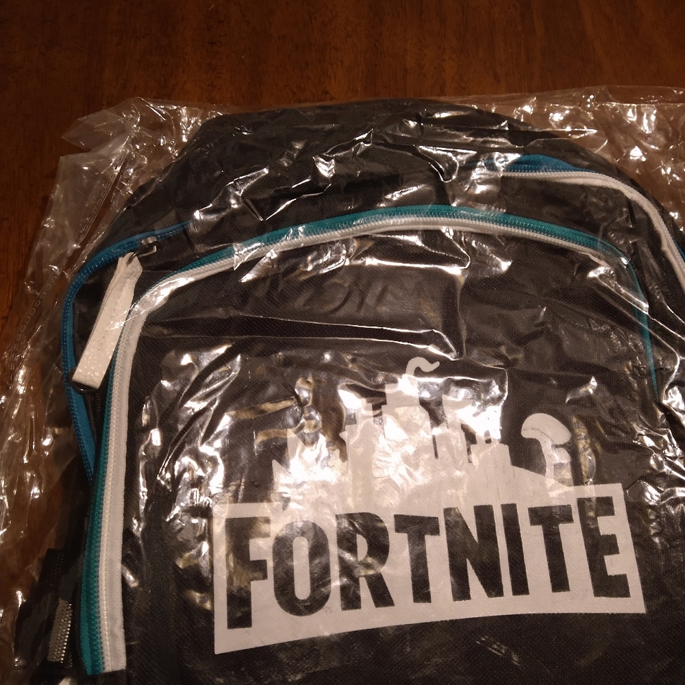 Fortnite Bookbag - Picture 3 of 4